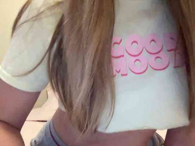 LizaFlower1 webcam
