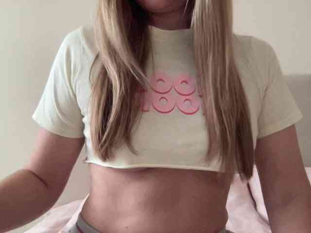 LizaFlower1 webcam