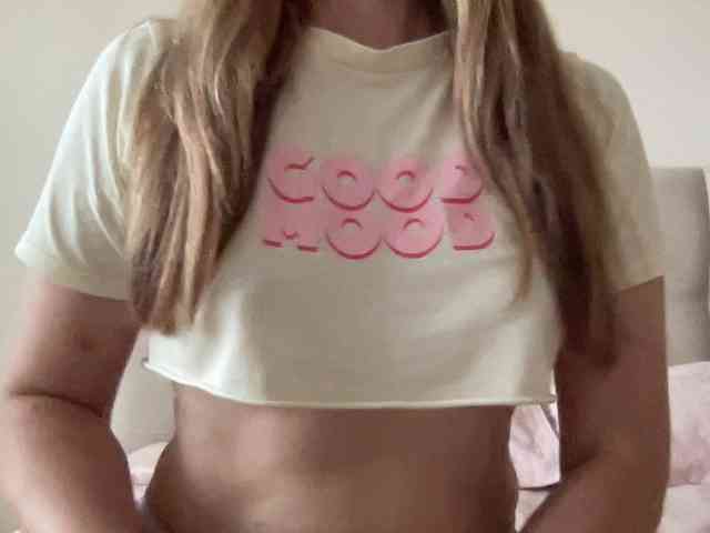 LizaFlower1 webcam