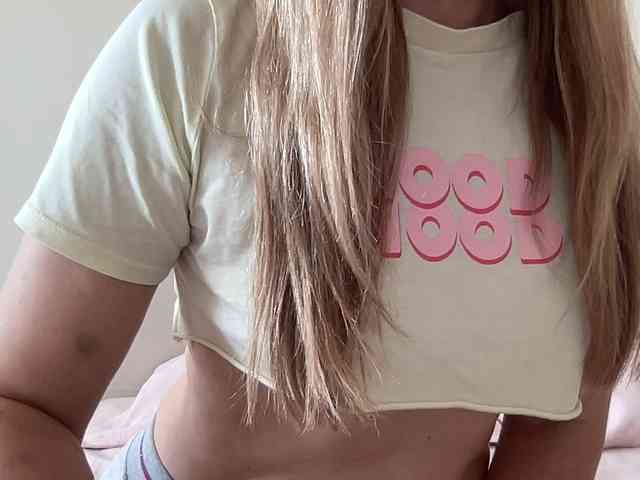 LizaFlower1 Live Webcam on BongaCams