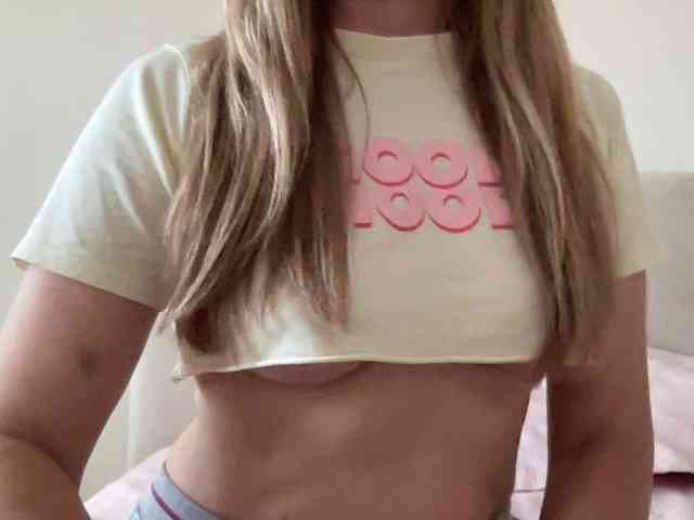 LizaFlower1 webcam