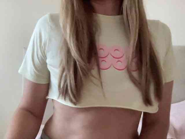 LizaFlower1 webcam