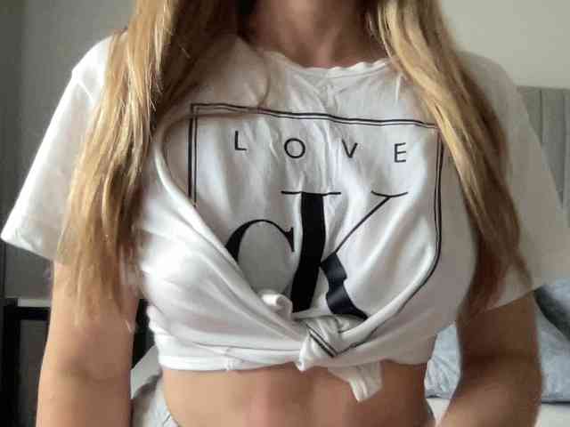 LizaFlower1 webcam