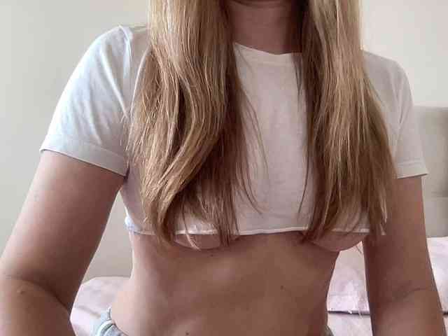 LizaFlower1 webcam