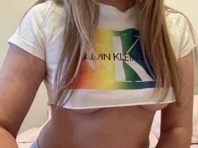 LizaFlower1 webcam