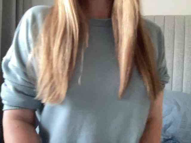 LizaFlower1 webcam