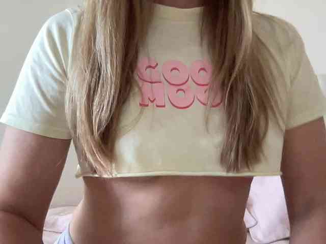 LizaFlower1 webcam