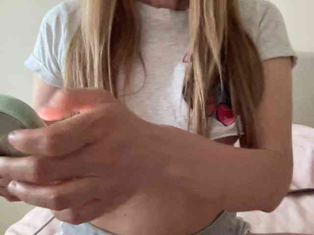 LizaFlower1 webcam