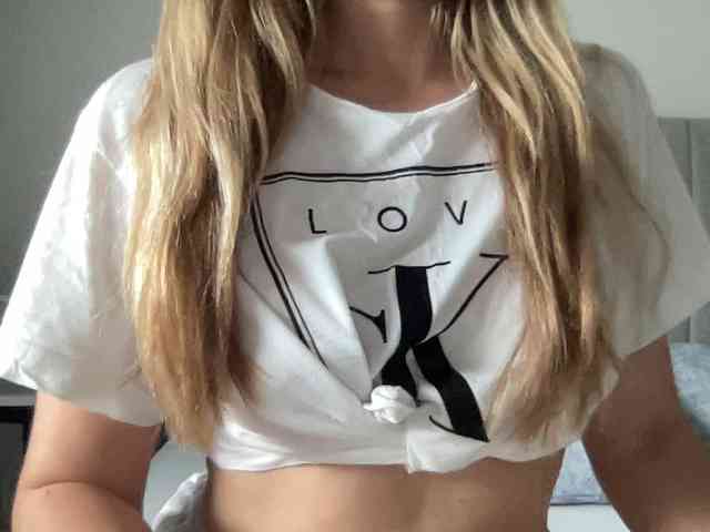 LizaFlower1 webcam