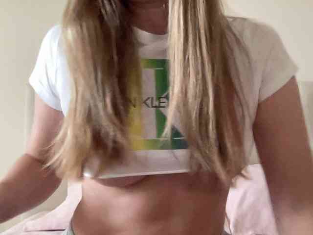 LizaFlower1 webcam