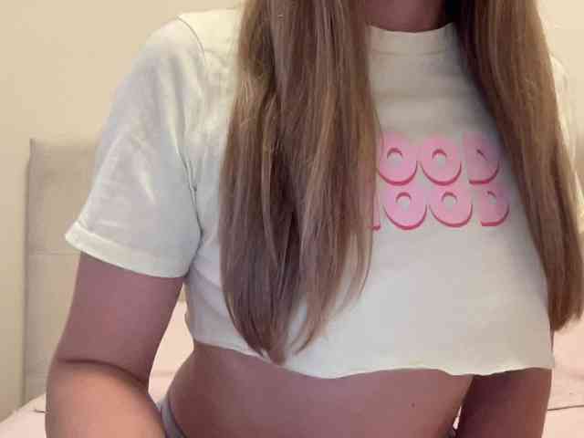 LizaFlower1 webcam