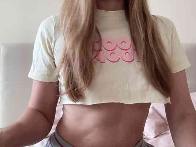 LizaFlower1 webcam