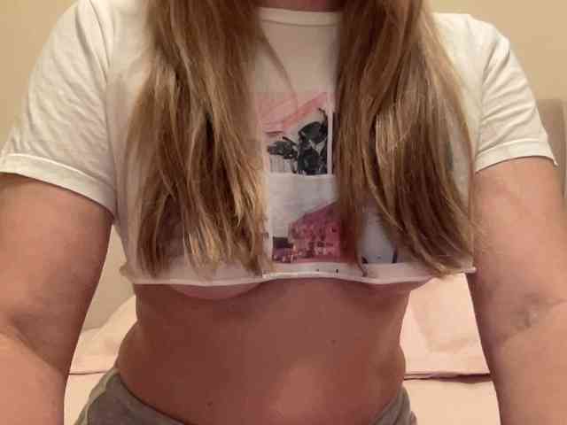 LizaFlower1 webcam