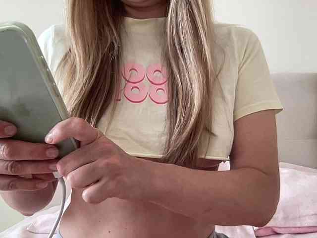 LizaFlower1 webcam
