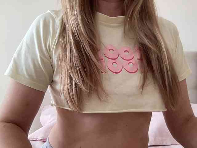 LizaFlower1 webcam