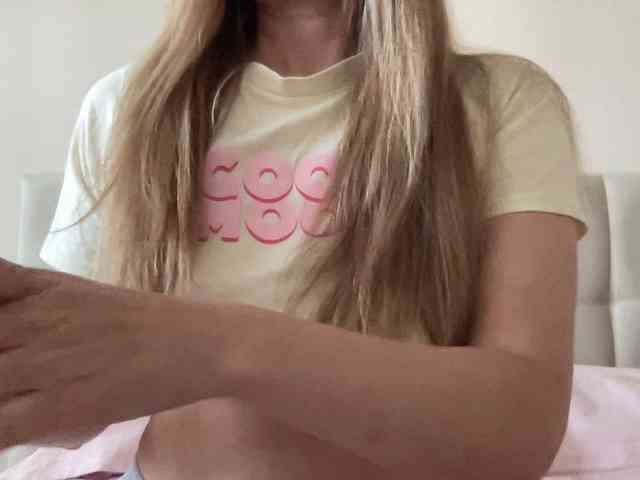LizaFlower1 webcam