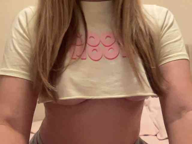 LizaFlower1 webcam