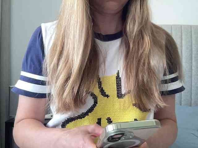LizaFlower1 webcam