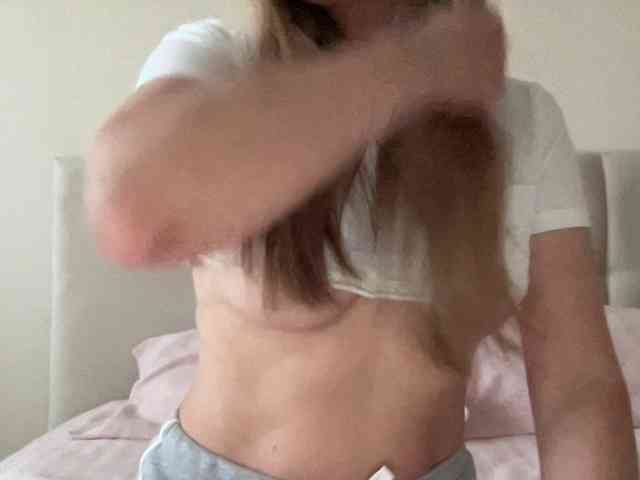 LizaFlower1 webcam