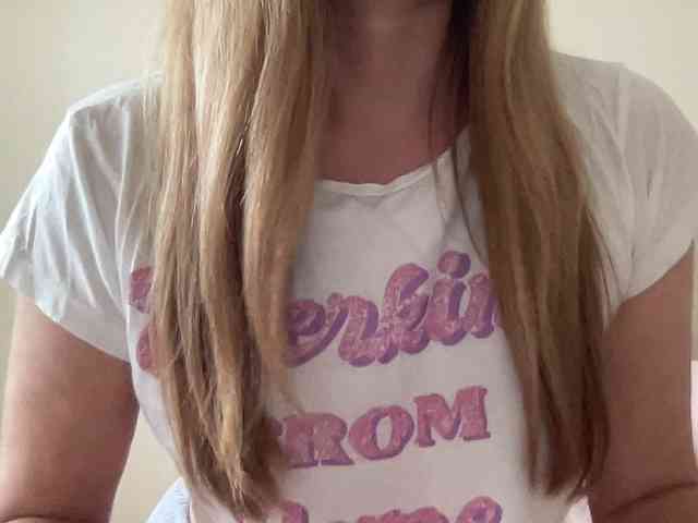 LizaFlower1 webcam