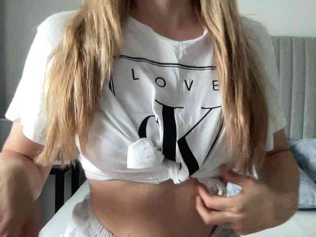 LizaFlower1 webcam
