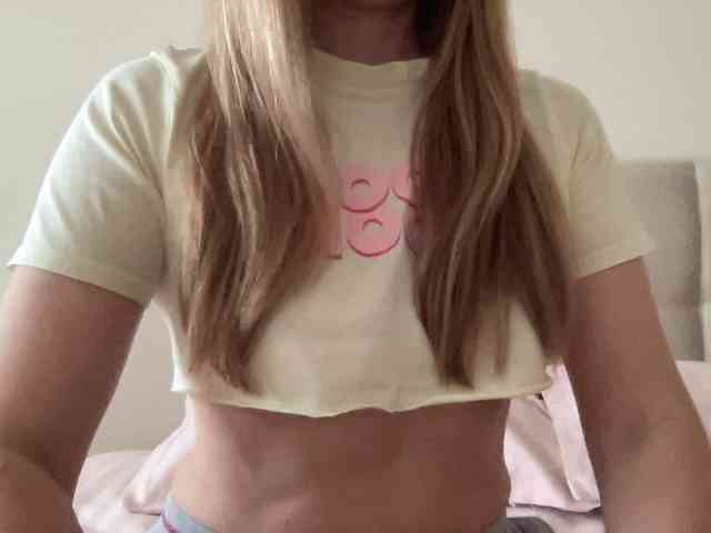 LizaFlower1 webcam
