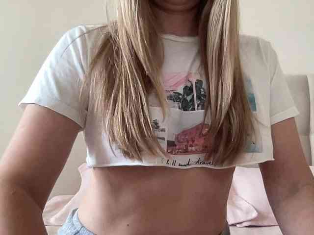LizaFlower1 webcam