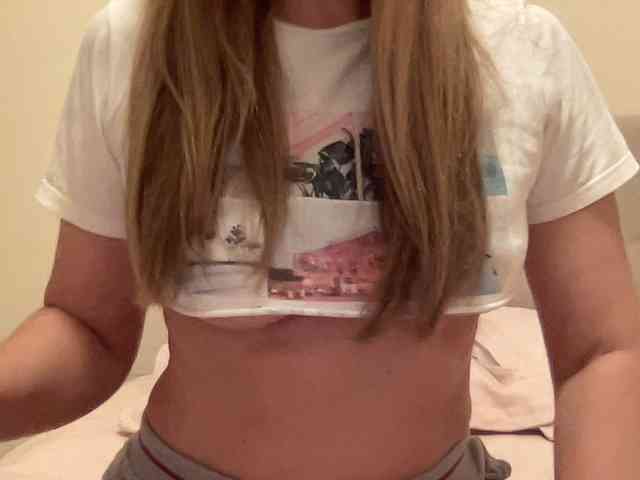LizaFlower1 webcam