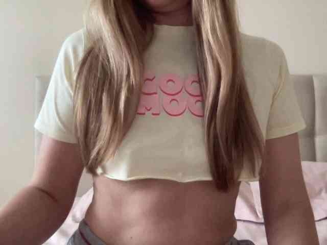 LizaFlower1 webcam