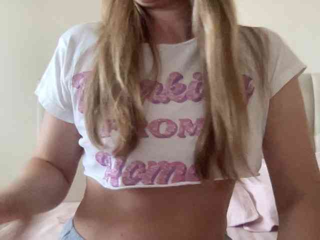 LizaFlower1 webcam