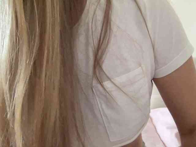 LizaFlower1 webcam