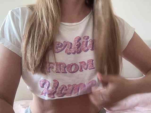 LizaFlower1 webcam