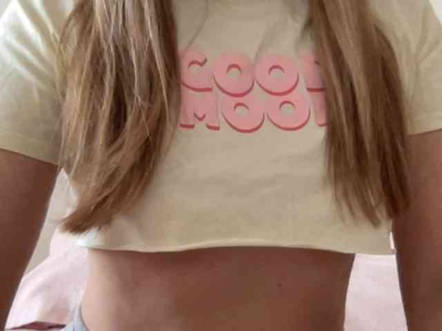 LizaFlower1 webcam