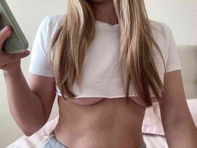 LizaFlower1 webcam