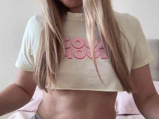 LizaFlower1 webcam