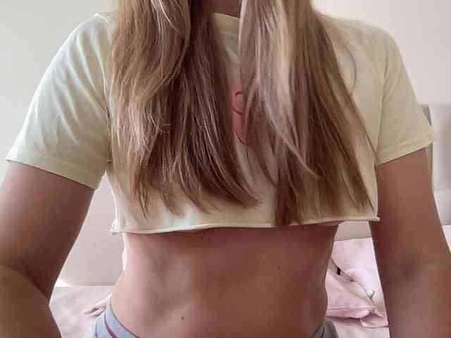 LizaFlower1 webcam