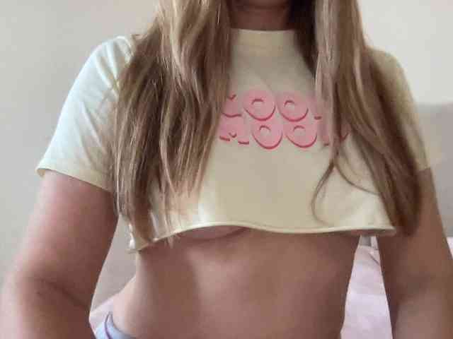 LizaFlower1 webcam