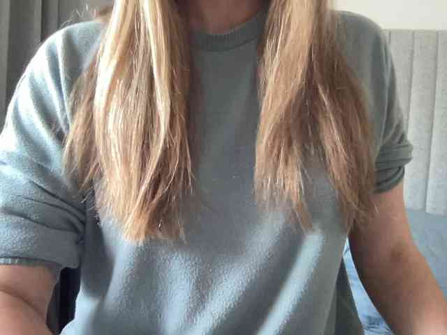 LizaFlower1 webcam