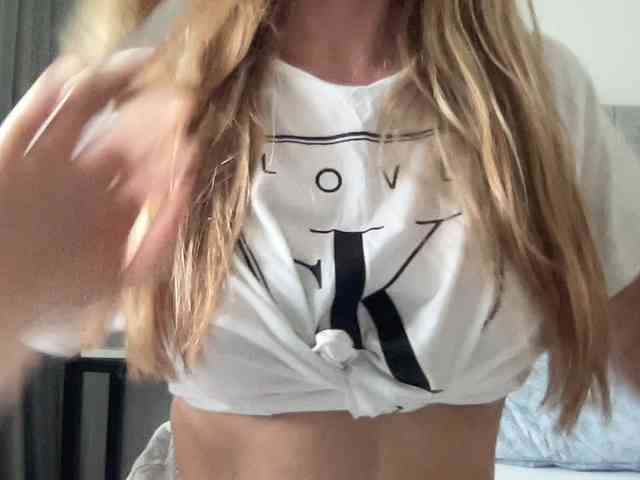 LizaFlower1 webcam