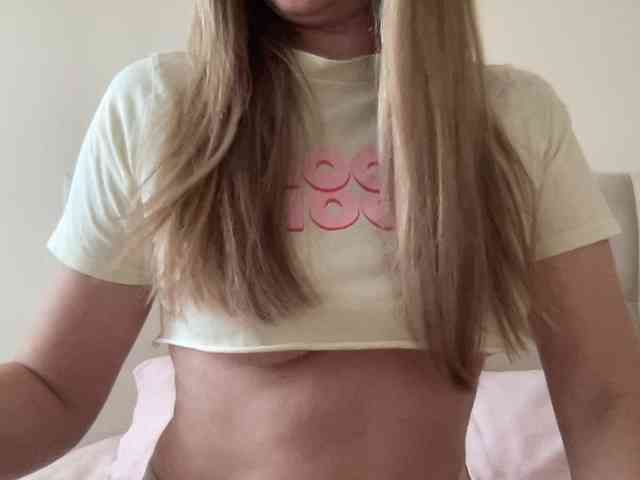 LizaFlower1 webcam