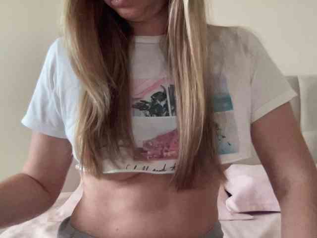 LizaFlower1 webcam