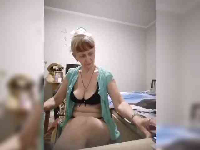 yscromnay Live Webcam on BongaCams