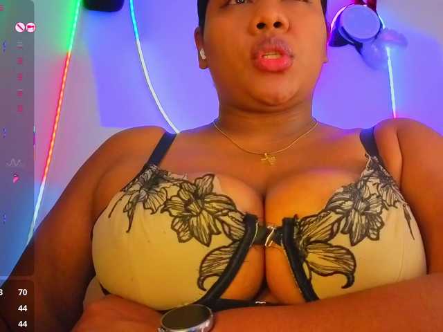 Paola091 live cam on BongaCams