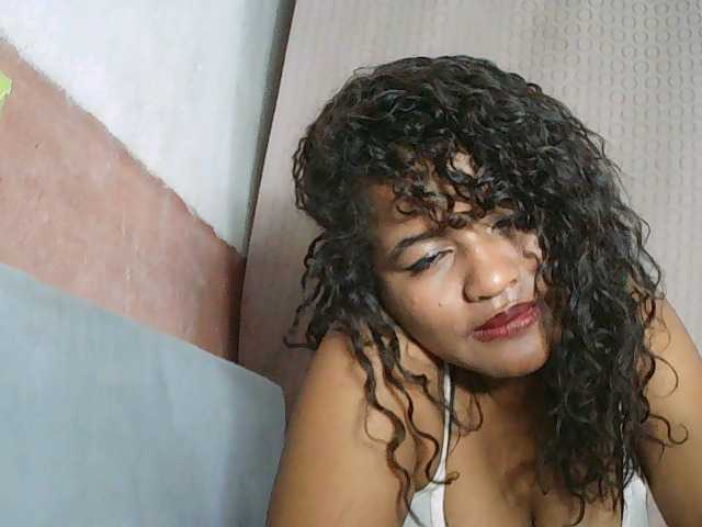 SydneiDollux live cam on BongaCams