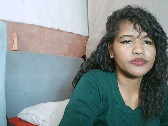 SydneiDollux live cam on BongaCams