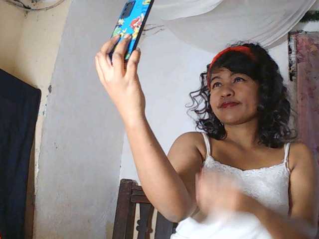SydneiDollux live cam on BongaCams