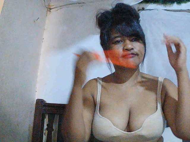 SydneiDollux live cam on BongaCams