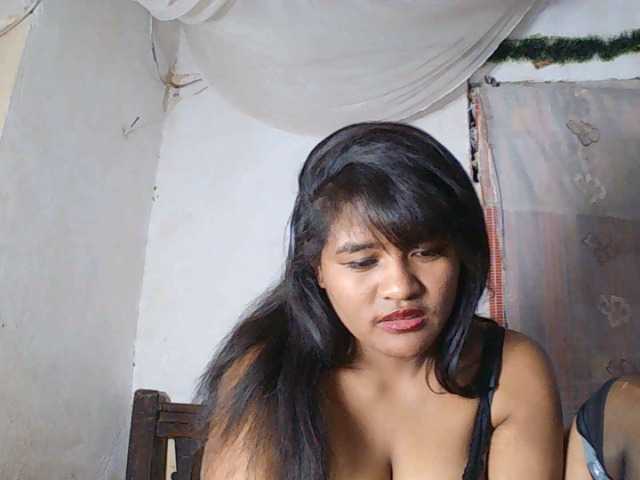 SydneiDollux live webcam show