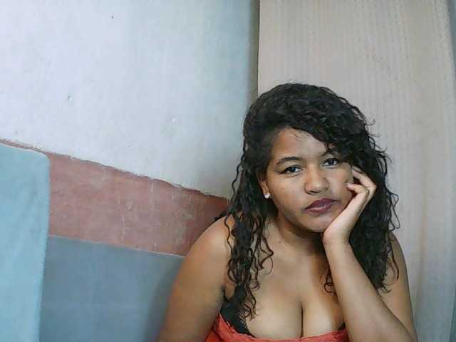 SydneiDollux live cam on BongaCams