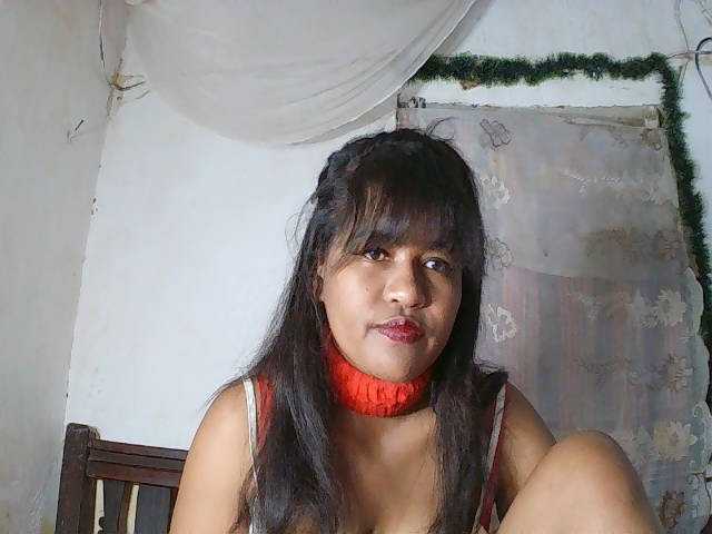 SydneiDollux live cam on BongaCams